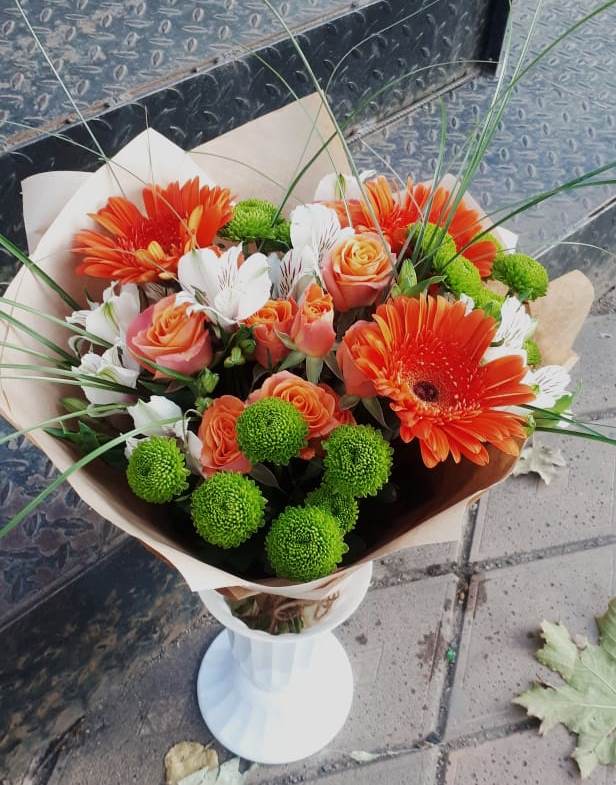 Букет цветов из: Герберы, Хризантемы, Альстромерии и Розы в Актюбинском