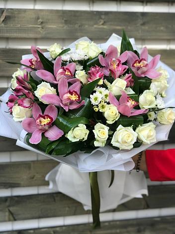 Букет цветов из: Розы и Хризантемы в Актюбинском