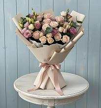 Букет цветов из:  Розы и Лизиантусы в Актюбинском