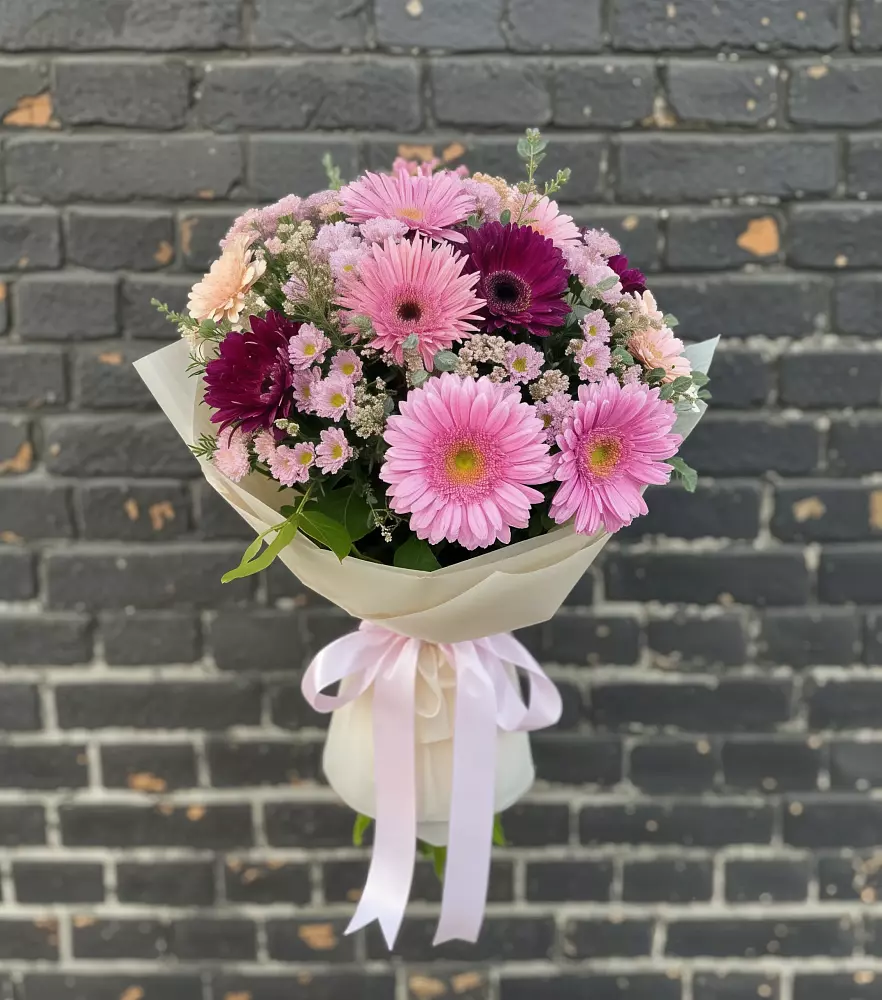 Букет цветов из: Герберы и Хризантемы в Актюбинском