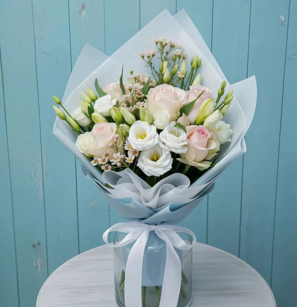 Букет цветов из: Розы и Лизиантусы в Актюбинском