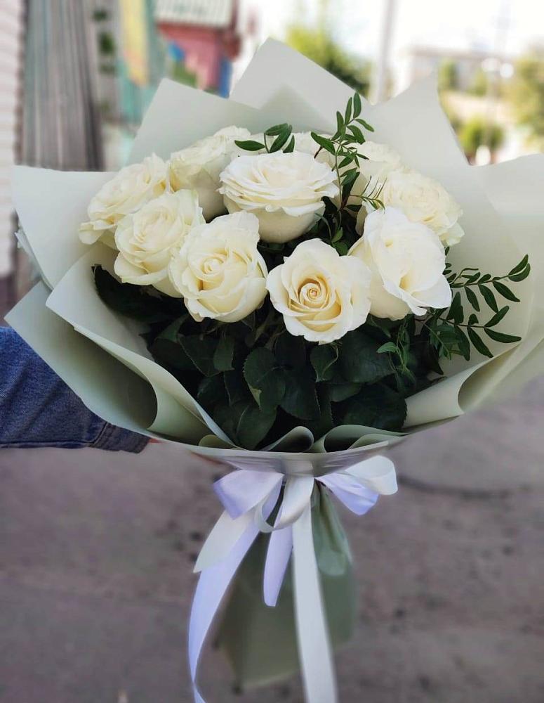 Букет Белые розы Проуд в Актюбинском