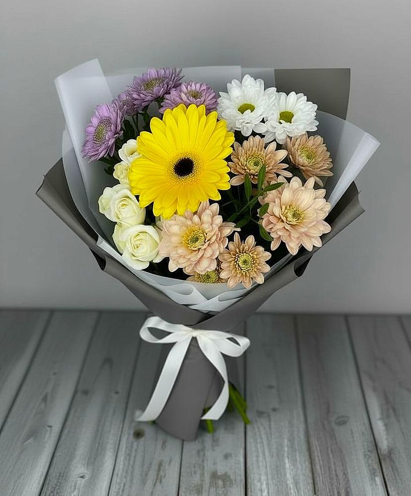 Букет цветов из: Розы, Герберы и Хризантемы в Актюбинском