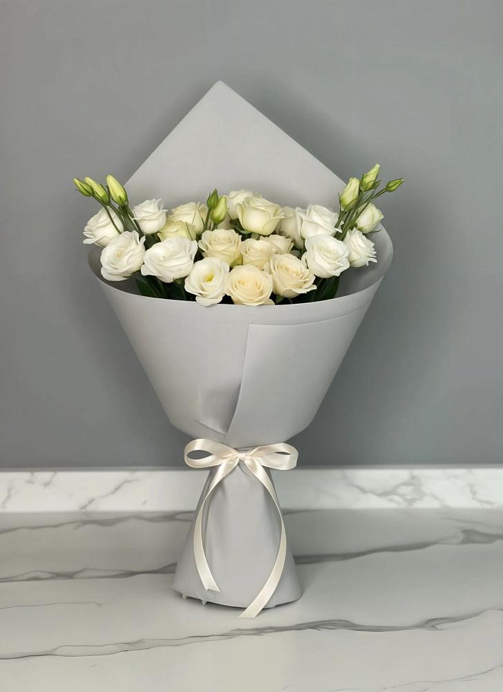 Букет цветов из: Розы и Лизиантусы в Актюбинском