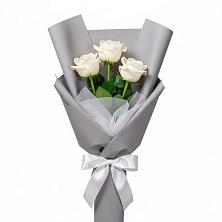 Букет 3 белые розы в Актюбинском