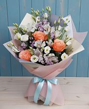 Букет цветов из:  Лизиантусы, Розы, Альстромерии и Гипсофила в Актюбинском