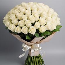 Букет 101 беля роза Белоснежка в Актюбинском