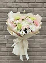 Букет цветов из:  Гвоздики, Розы, Лизиантусы и Хризантемы в Актюбинском