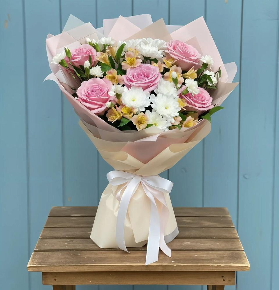 Букет цветов из: Гвоздики, Орхидеи и Розы в Актюбинском