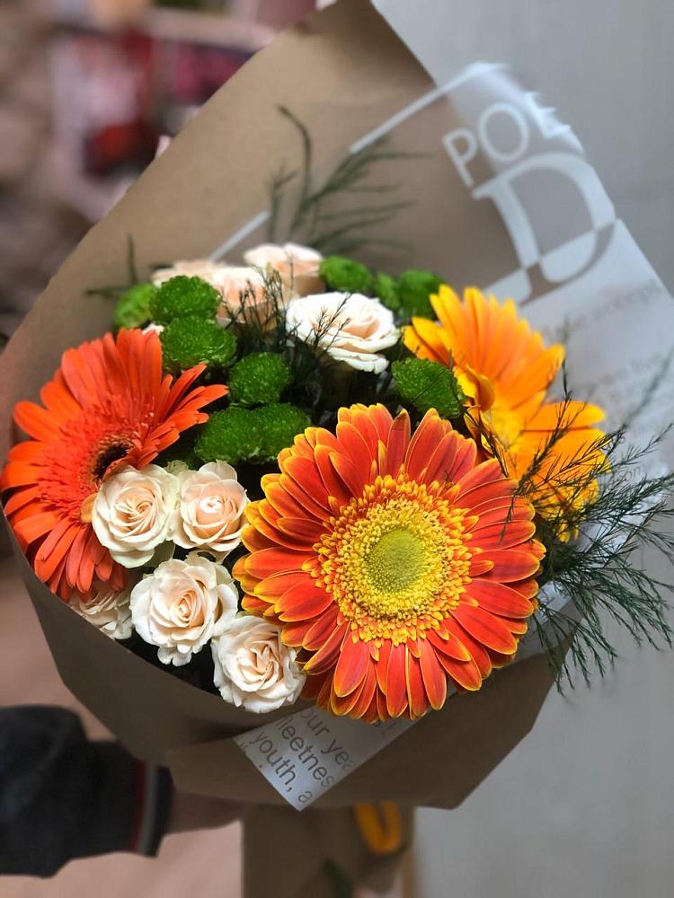 Букет цветов из: Герберы, Хризантемы и Розы в Актюбинском