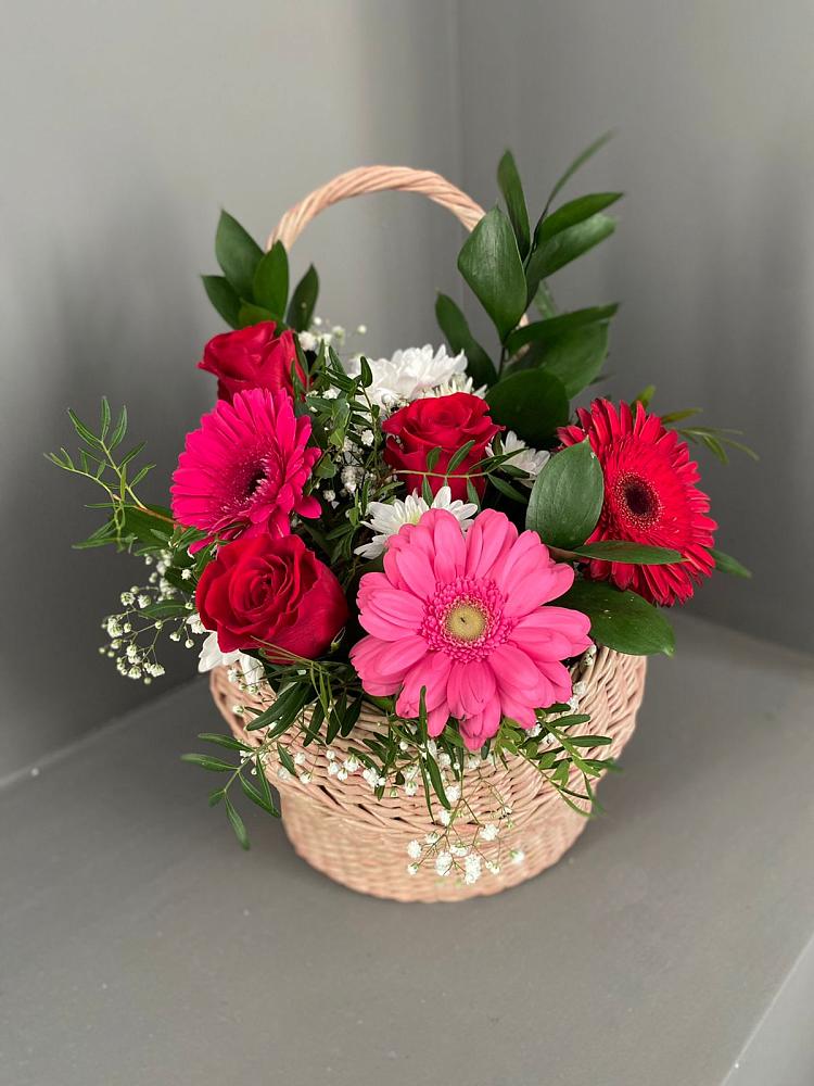 Цветочная композиция из Розы, Хризантемы и Герберы в корзине в Актюбинском