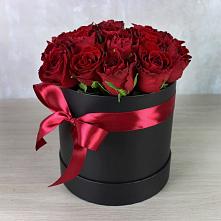 Цветочная композиция из Розы в шляпной коробке в Актюбинском