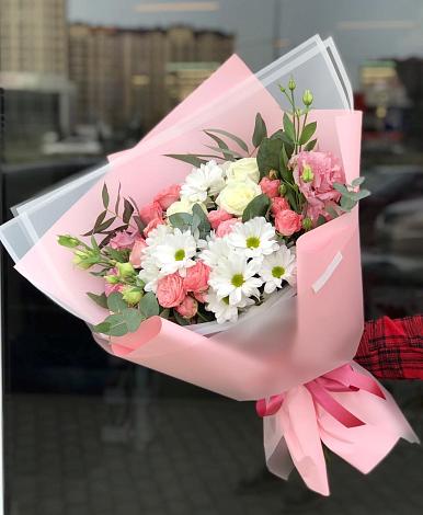 Букет цветов из: Розы, Лизиантусы и Хризантемы в Актюбинском