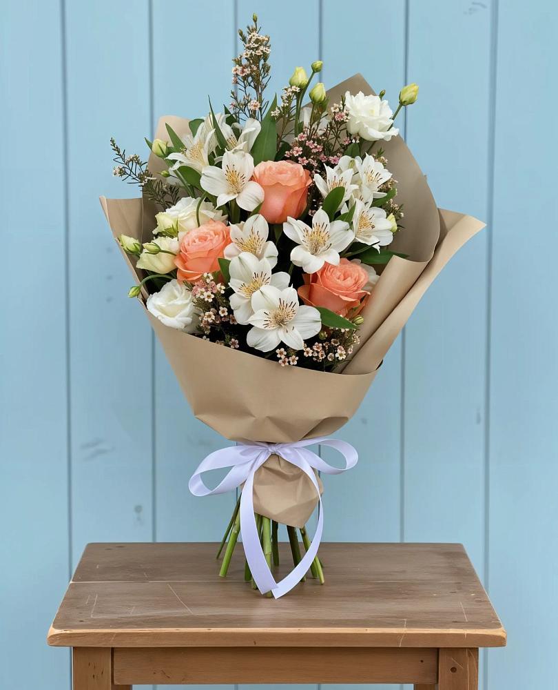 Букет цветов из: Альстромерии, Лизиантусы, Розы и Хризантемы в Актюбинском